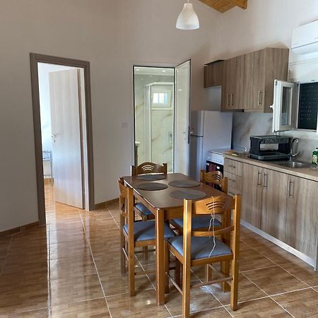 Babis Apartment Айос-Нікітас Екстер'єр фото