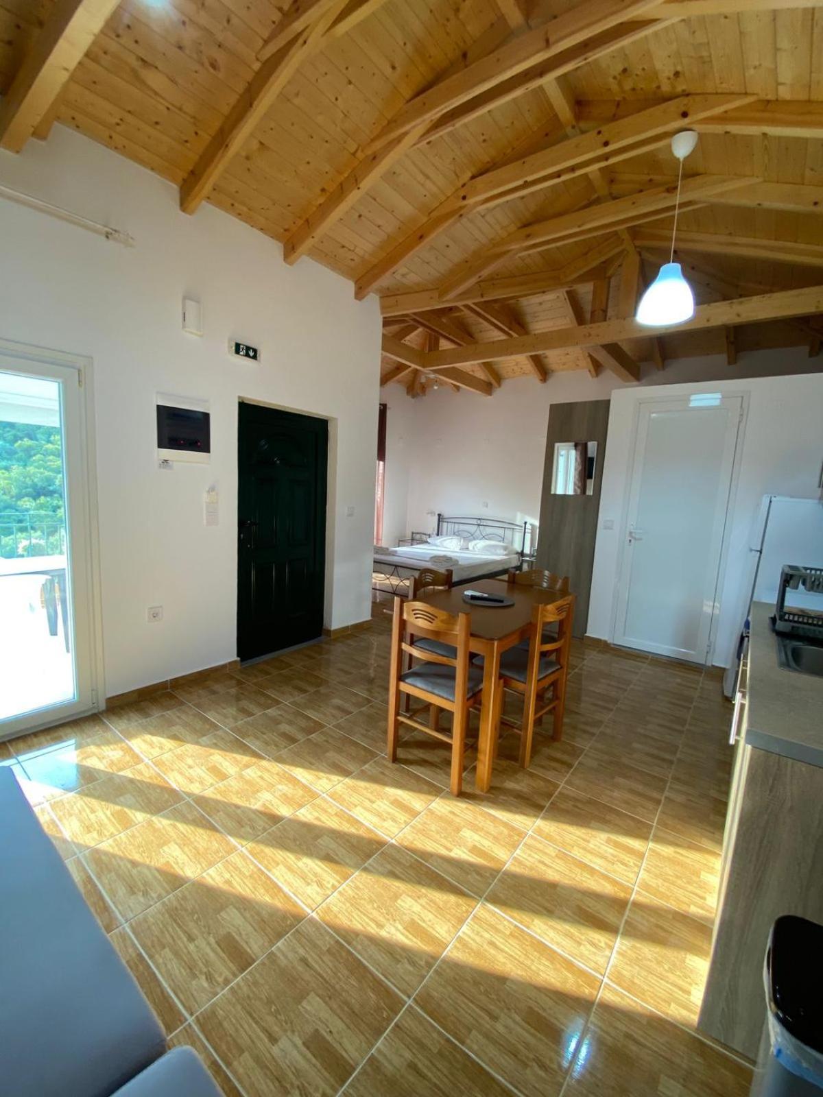 Babis Apartment Айос-Нікітас Екстер'єр фото